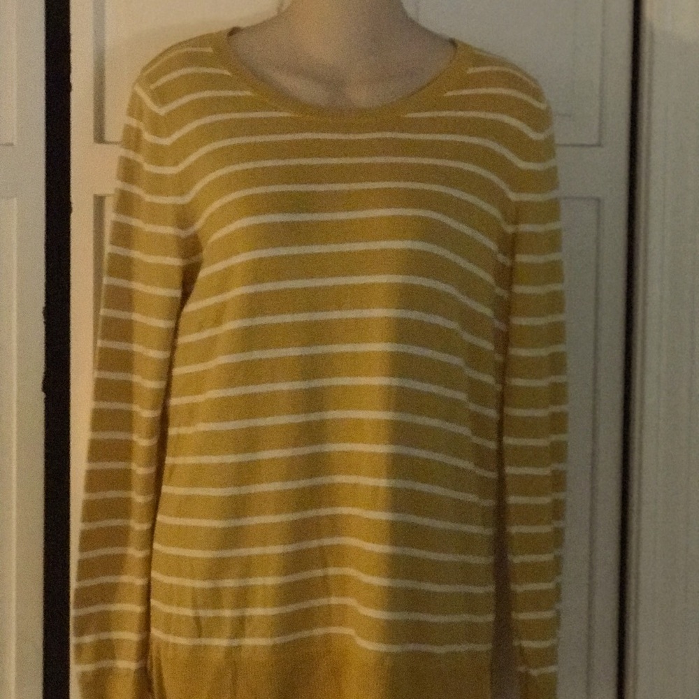 Old Navy fall sweater size S